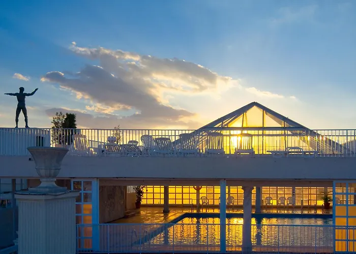 Magic Cristal Park Hotell